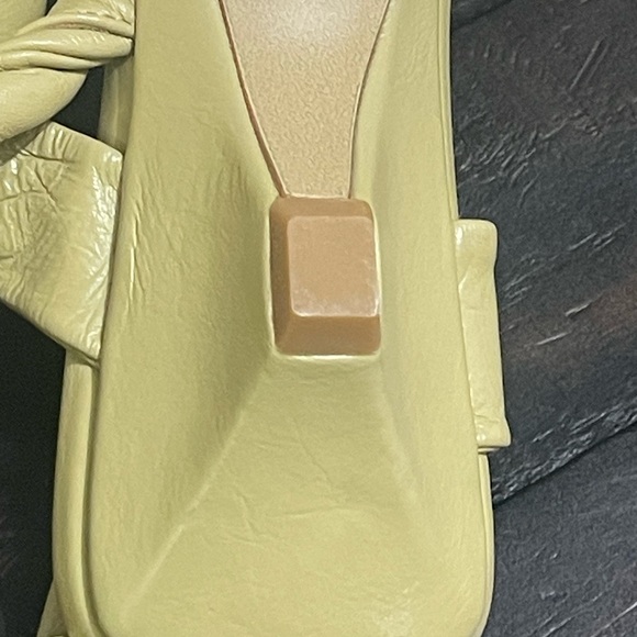 BOTTEGA VENETA  TWIST HEELS - Picture 5 of 10